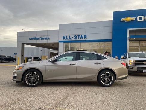 Used 2023 Chevrolet Malibu LT image 2