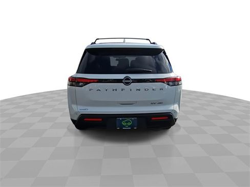 Used 2022 Nissan Pathfinder SV image 7