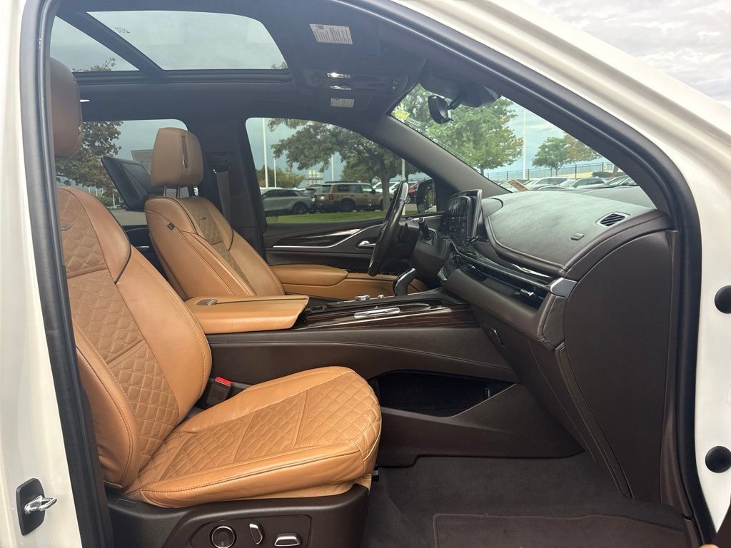 Used 2021 Cadillac Escalade ESV Sport AWD/4WD image 29