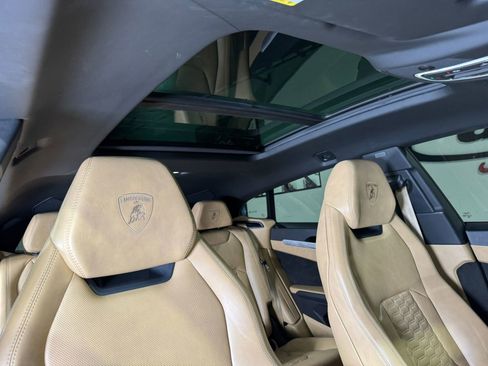 Used 2021 Lamborghini Urus image 18