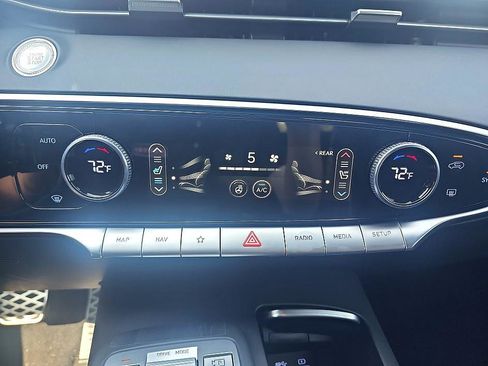 Used 2025 Genesis GV70 3.5T Sport w/ Sport Advanced Package image 29