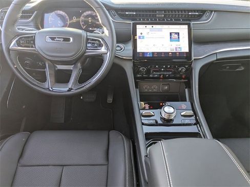 New 2025 Jeep Grand Cherokee Overland image 25