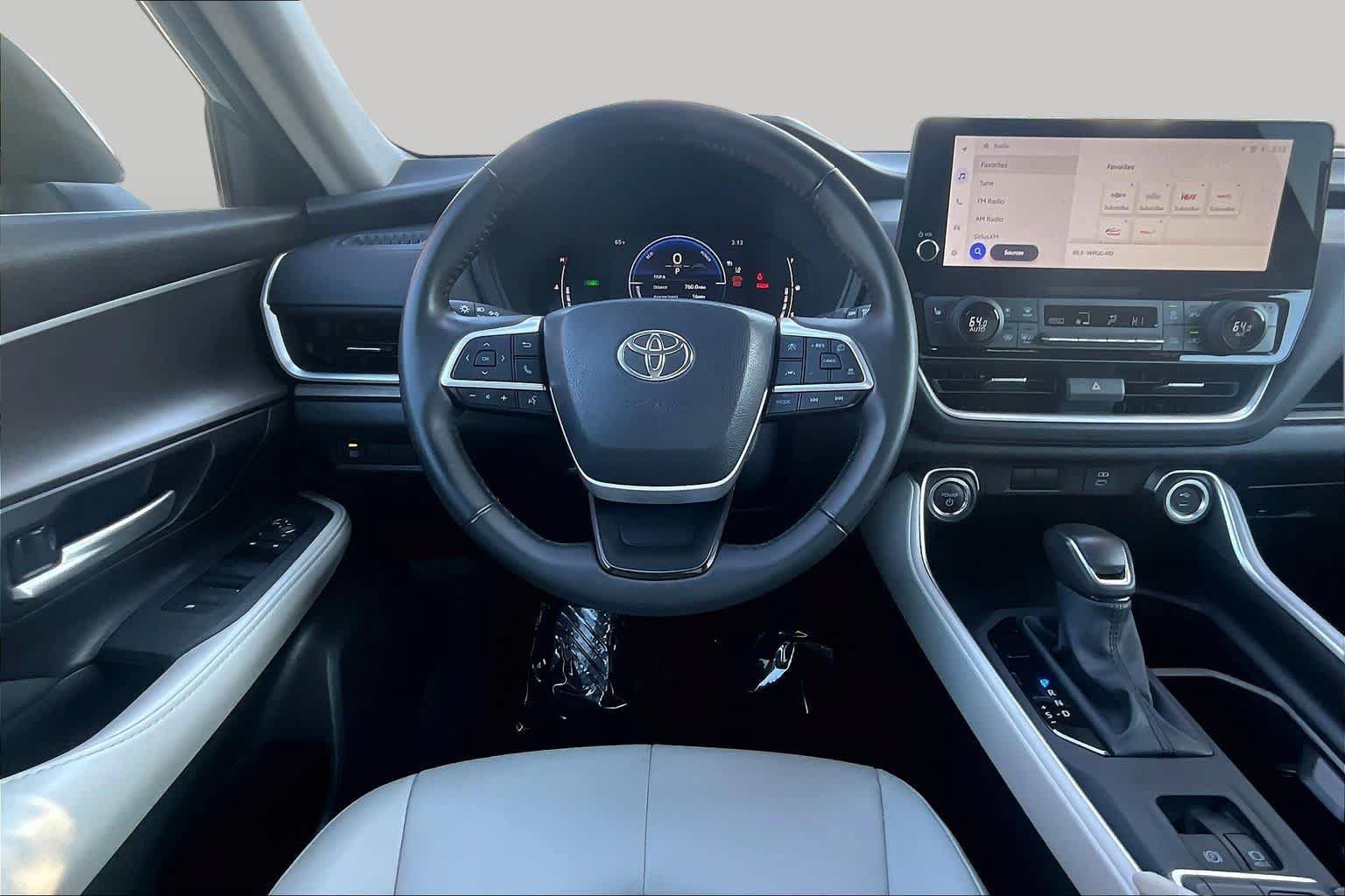 Used 2025 Toyota Grand Highlander AWD Hybrid image 6