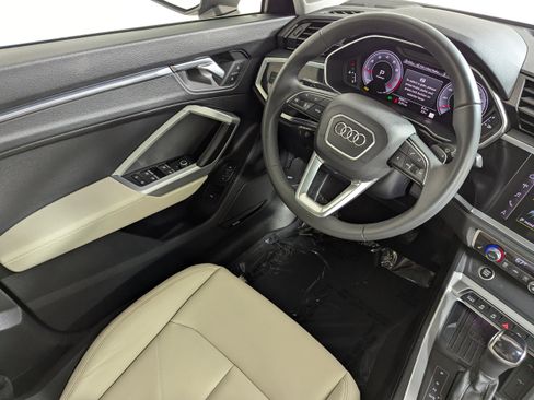 Certified 2025 Audi Q3 2.0T Premium Plus w/ Premium Plus Package image 9