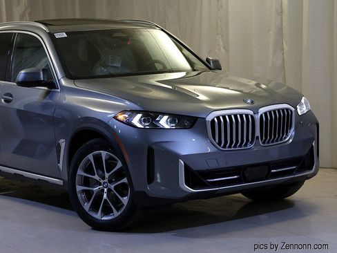 New 2026 BMW X5 xDrive50e w/ Climate Comfort Package image 2