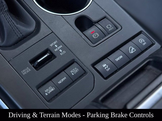 Used 2020 Toyota Highlander XLE AWD/4WD image 35