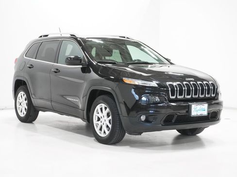 Used 2015 Jeep Cherokee Latitude w/ Cold Weather Group image 4