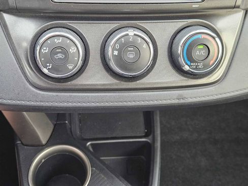 Used 2015 Toyota RAV4 LE image 19