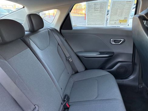 Used 2025 Kia K4 FWD image 36