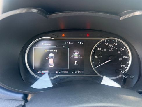 Used 2025 Nissan Versa SV image 36