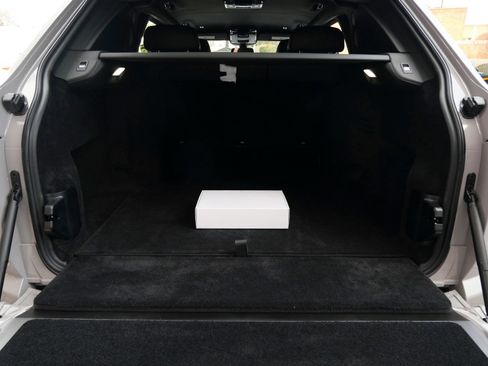 Certified 2024 Rolls-Royce Cullinan AWD/4WD image 30