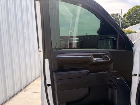 Used 2024 Chevrolet Silverado 1500 LTZ AWD/4WD image 12