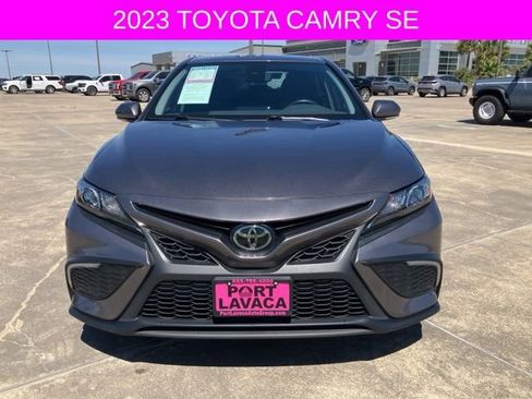 Used 2023 Toyota Camry SE image 2