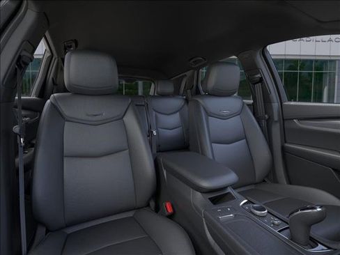 New 2025 Cadillac XT5 Luxury image 16