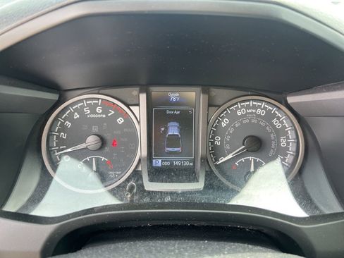 Used 2022 Toyota Tacoma TRD Off-Road w/ Technology Package AWD/4WD image 8