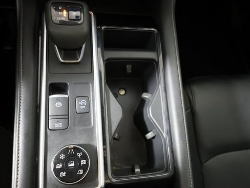 Used 2022 Nissan Pathfinder SL w/ SL Premium Package image 18