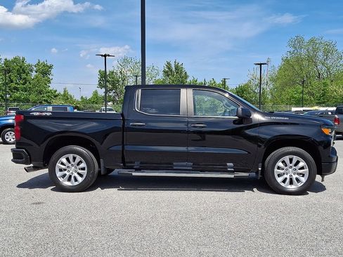 Used 2022 Chevrolet Silverado 1500 Custom AWD/4WD image 10