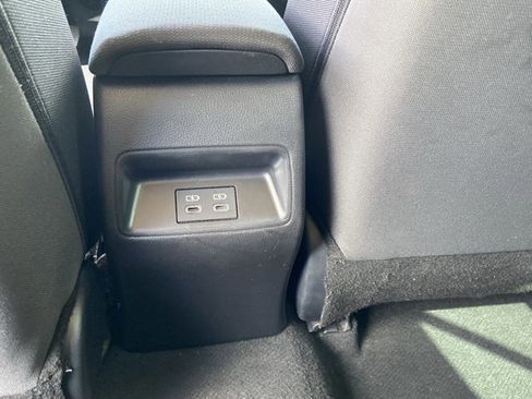 Used 2025 Toyota Corolla LE image 44