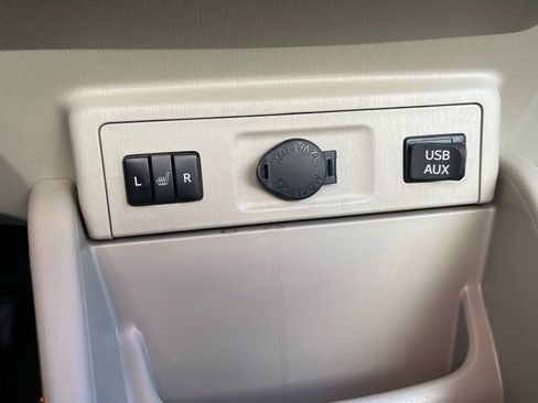 Used 2014 Toyota Prius V Five image 21