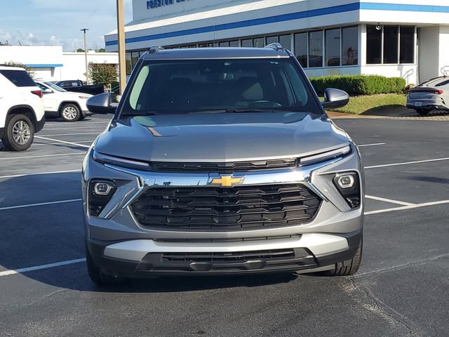 Used 2024 Chevrolet TrailBlazer LT w/ Driver Confidence Package FWD image 2