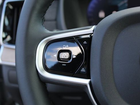 New 2026 Volvo XC90 B6 Plus w/ Protection Package Premier image 18