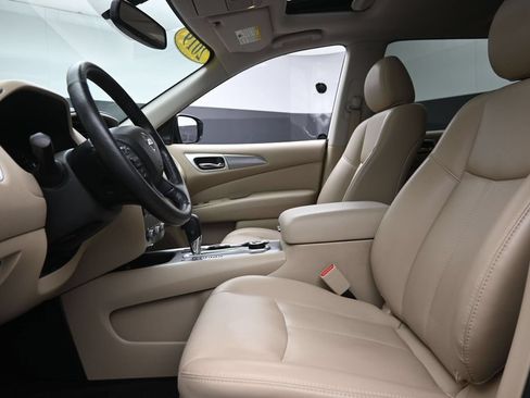 Used 2019 Nissan Pathfinder SL w/ SL Premium Package AWD/4WD image 19
