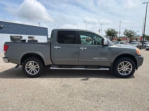 Used 2014 Nissan Titan SL AWD/4WD image 6
