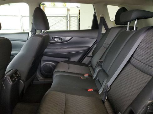 Used 2019 Nissan Rogue SV FWD image 16