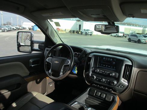 Used 2019 Chevrolet Silverado 2500 LTZ w/ Duramax Plus Package image 23
