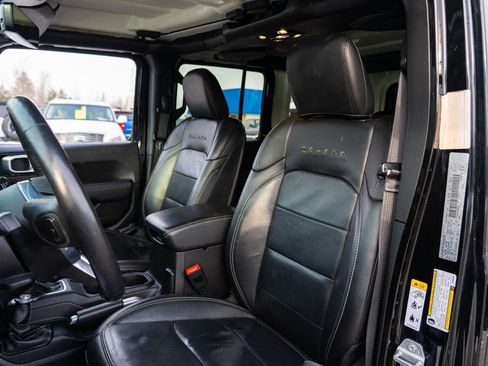 Used 2019 Jeep Wrangler Unlimited Sahara w/ Uconnect 4C Nav & Sound Group image 14