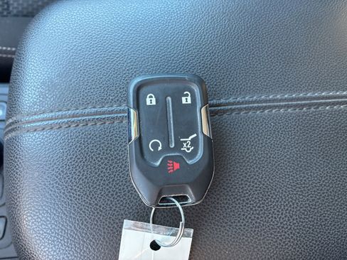 Used 2023 GMC Terrain SLE w/ Driver Convenience Package image 29