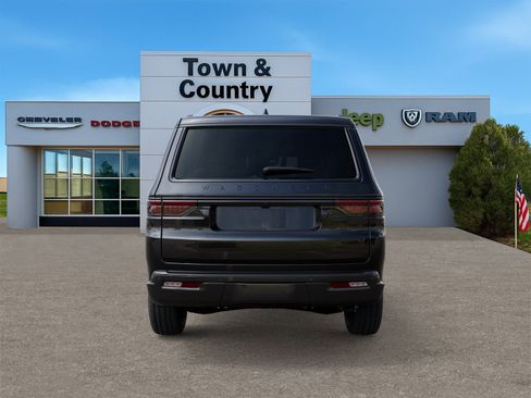 New 2025 Jeep Wagoneer L Series II w/ Convenience Group I image 7