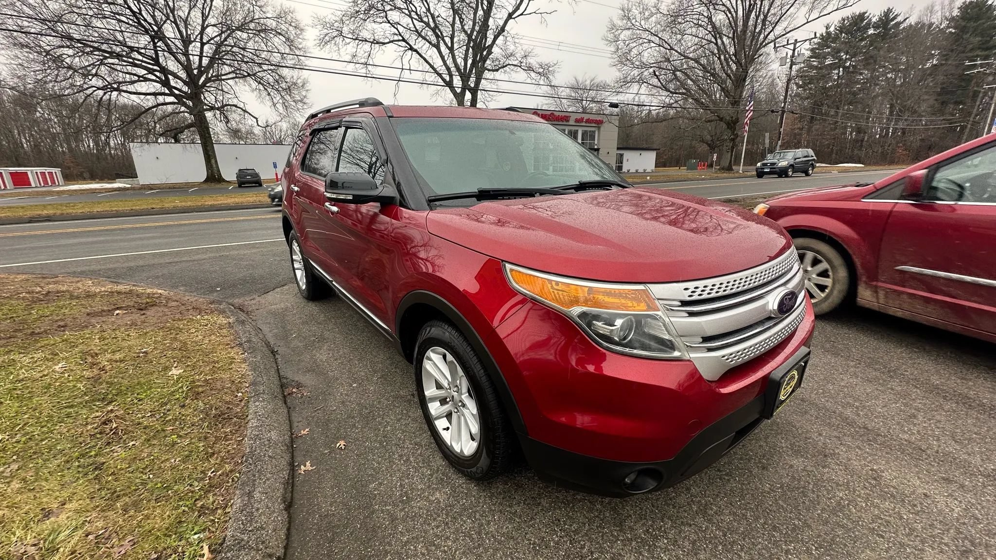 Used 2014 Ford Explorer XLT AWD/4WD image 3