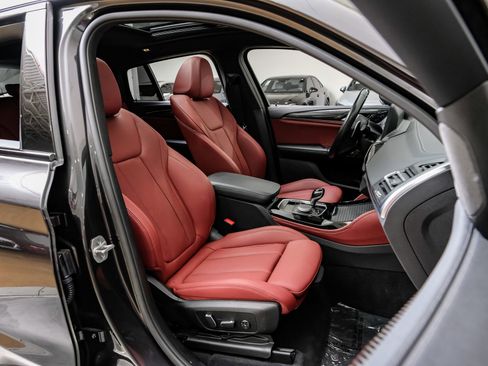 Used 2024 BMW X4 M40i w/ Shadowloine Package image 38