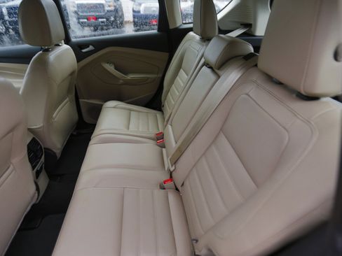 Used 2017 Ford C-MAX Energi SE w/ Equipment Group 402A image 10