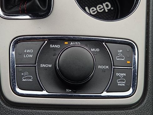 Used 2017 Jeep Grand Cherokee Trailhawk image 18