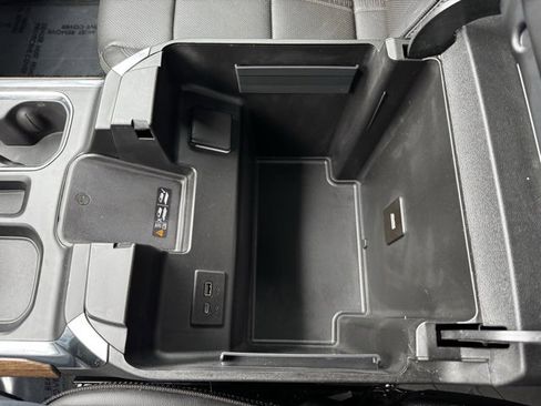 Certified 2022 Chevrolet Silverado 1500 High Country w/ Technology Package image 21