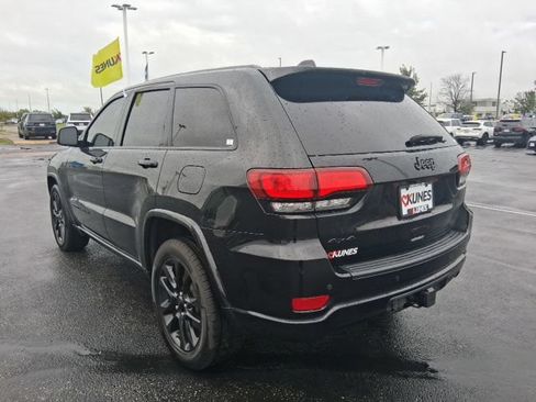 Used 2021 Jeep Grand Cherokee Laredo X AWD/4WD image 15