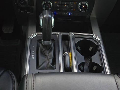 Used 2019 Ford F150 Platinum w/ Equipment Group 701A Luxury AWD/4WD image 16