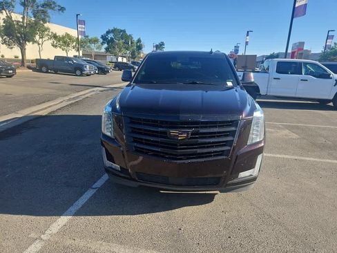 Used 2018 Cadillac Escalade Platinum AWD/4WD image 2