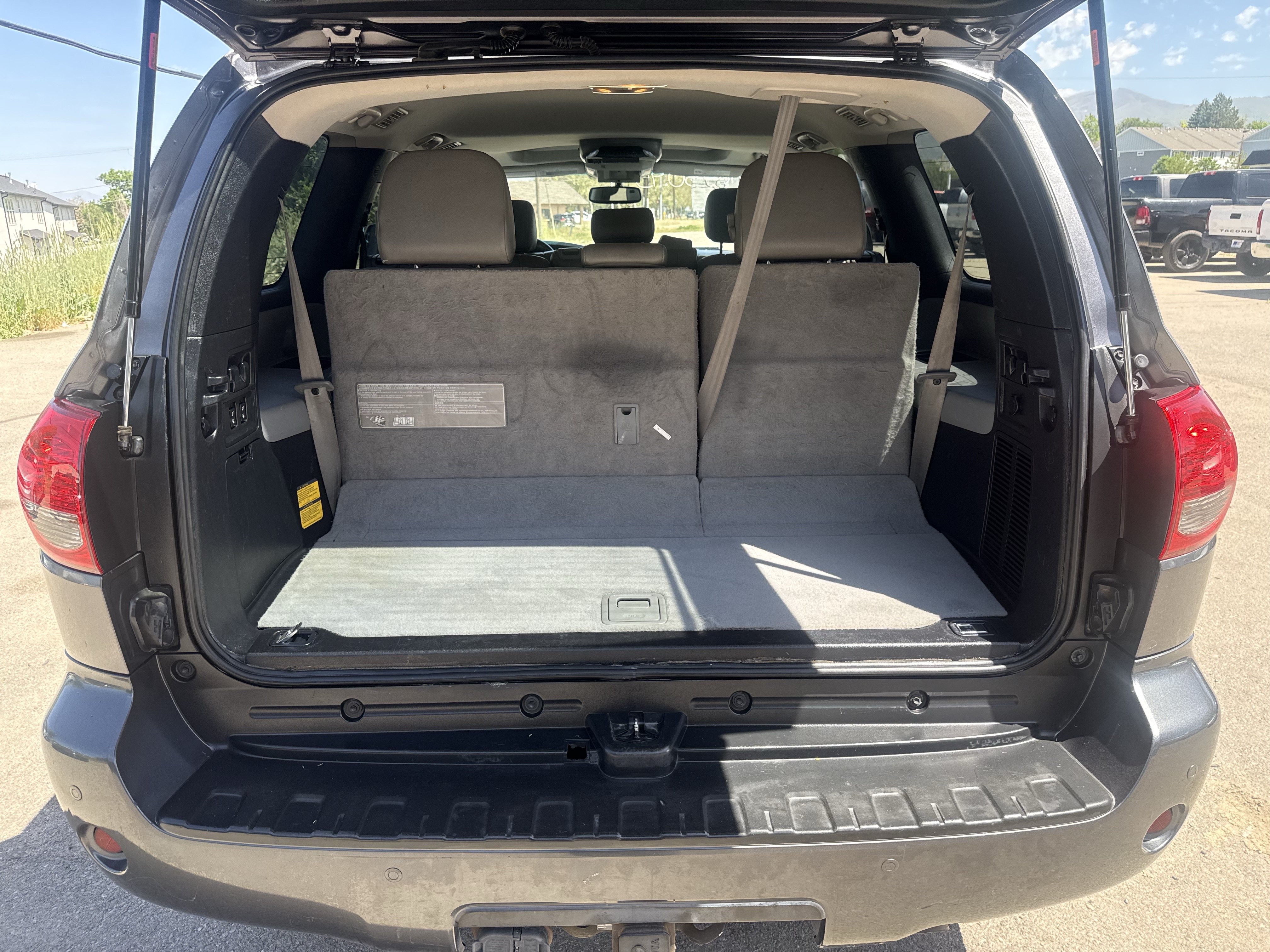 Used 2017 Toyota Sequoia SR5 w/ Premium Package AWD/4WD image 18