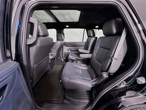 Used 2024 Toyota Sequoia Platinum AWD/4WD image 25