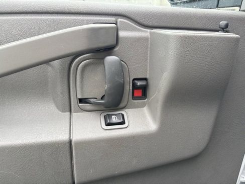 Used 2024 Chevrolet Express 2500 w/ Driver Convenience Package image 26