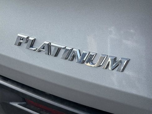 Certified 2025 Toyota Sienna Platinum image 10