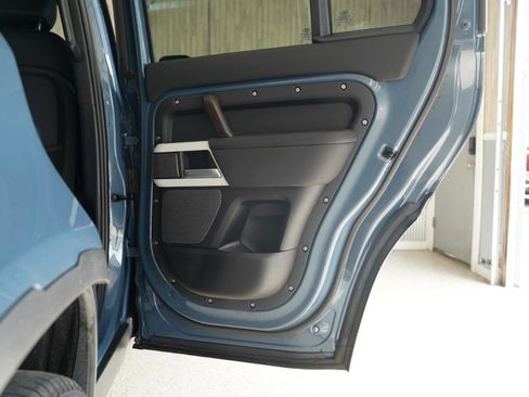 Used 2024 Land Rover Defender 110 S image 34