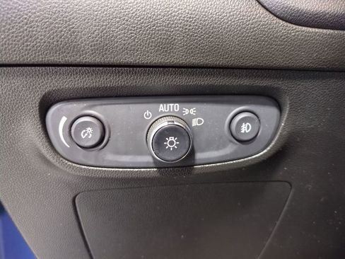 Used 2020 Buick Encore GX Preferred w/ Cold Weather Comfort Package image 35