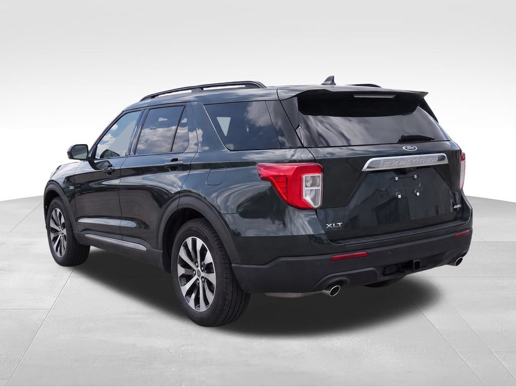 Used 2022 Ford Explorer XLT w/ Equipment Group 202A AWD/4WD image 3