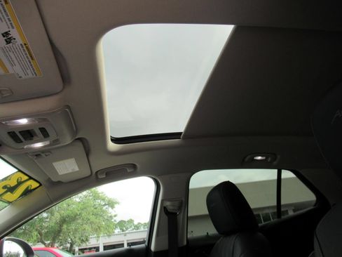 Used 2023 Buick Envision Avenir FWD image 17