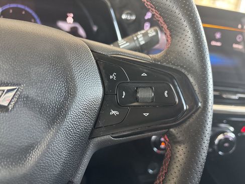 Certified 2024 Chevrolet Trax RS w/ Sunroof Package image 29