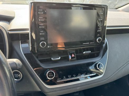 Used 2022 Toyota Corolla XSE FWD image 11